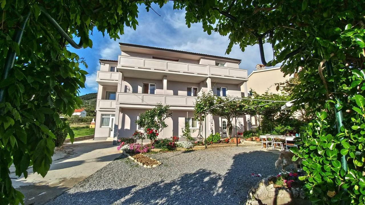 Apartmani Kastelan Barbat na Rabu Екстер'єр фото