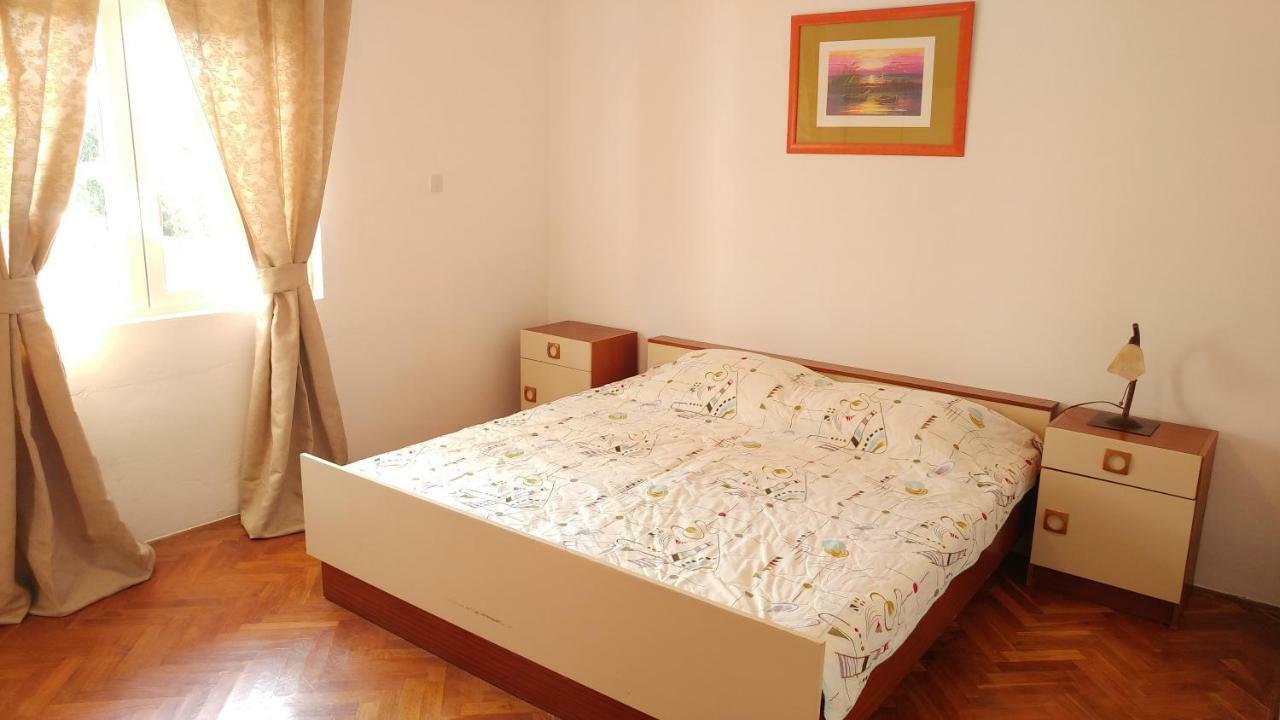 Apartmani Kastelan Barbat na Rabu Екстер'єр фото